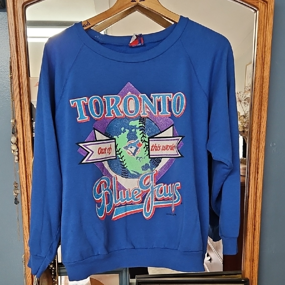 Toronto Blue Jays 90s Sweater 💙
